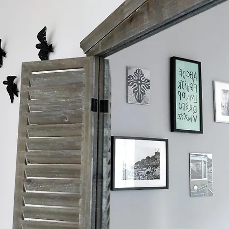 Rustic City View Apartments In Baixa By River Tagus Lisbon Room photo