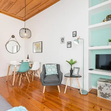 Rustic City View Apartments In Baixa By River Tagus Lisbon Room photo